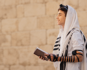 ערכת תפילין לבר מצווה: איך בוחרים נכון?